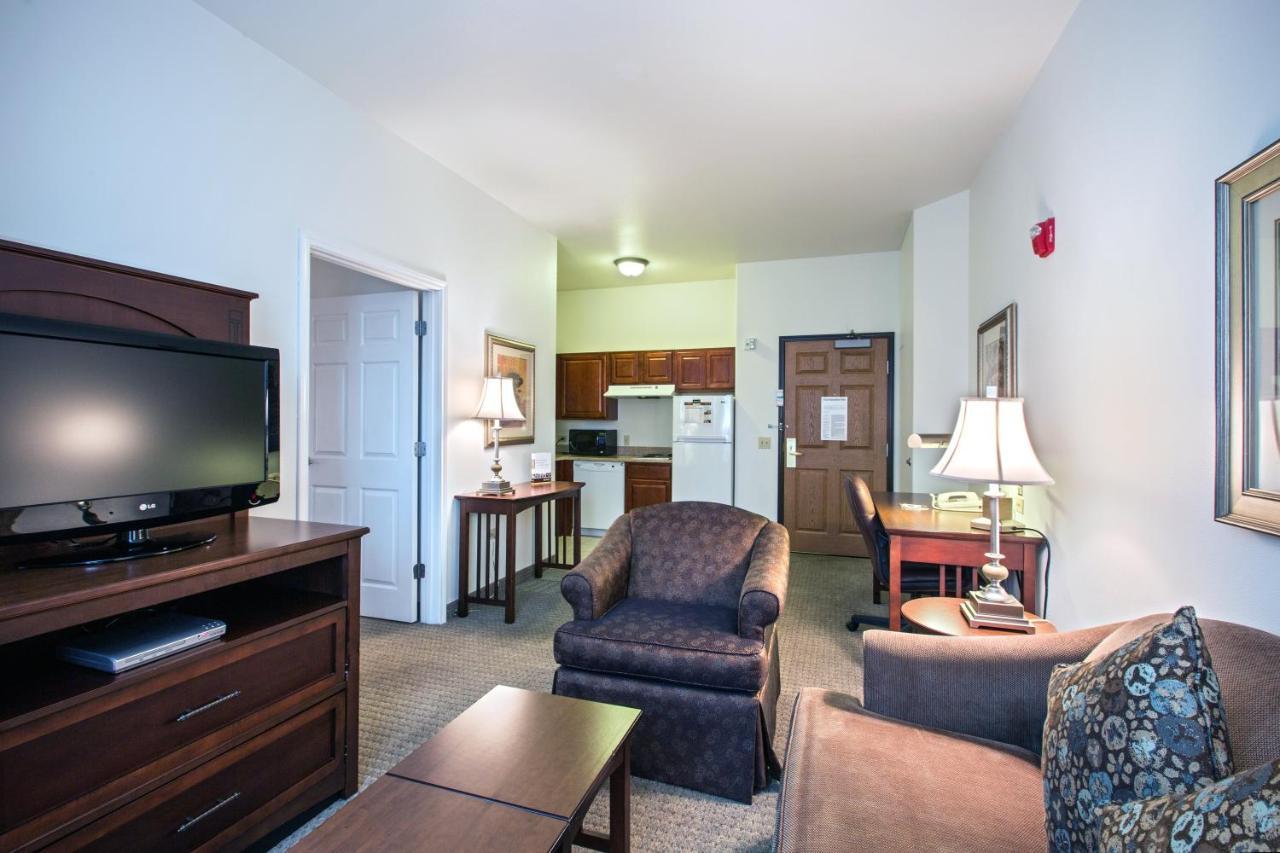 Staybridge Suites Rockford By Ihg Bagian luar foto