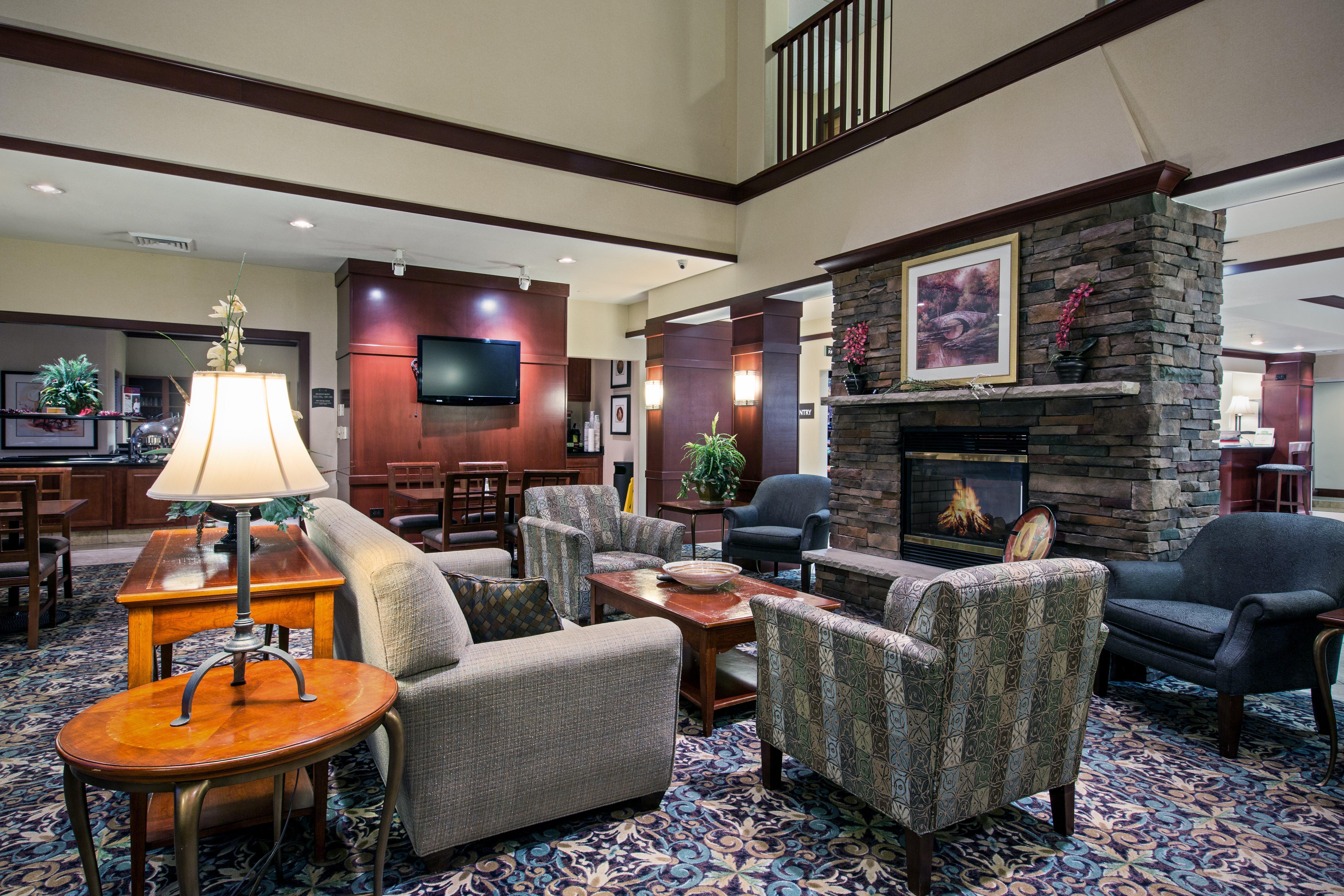 Staybridge Suites Rockford By Ihg Bagian luar foto