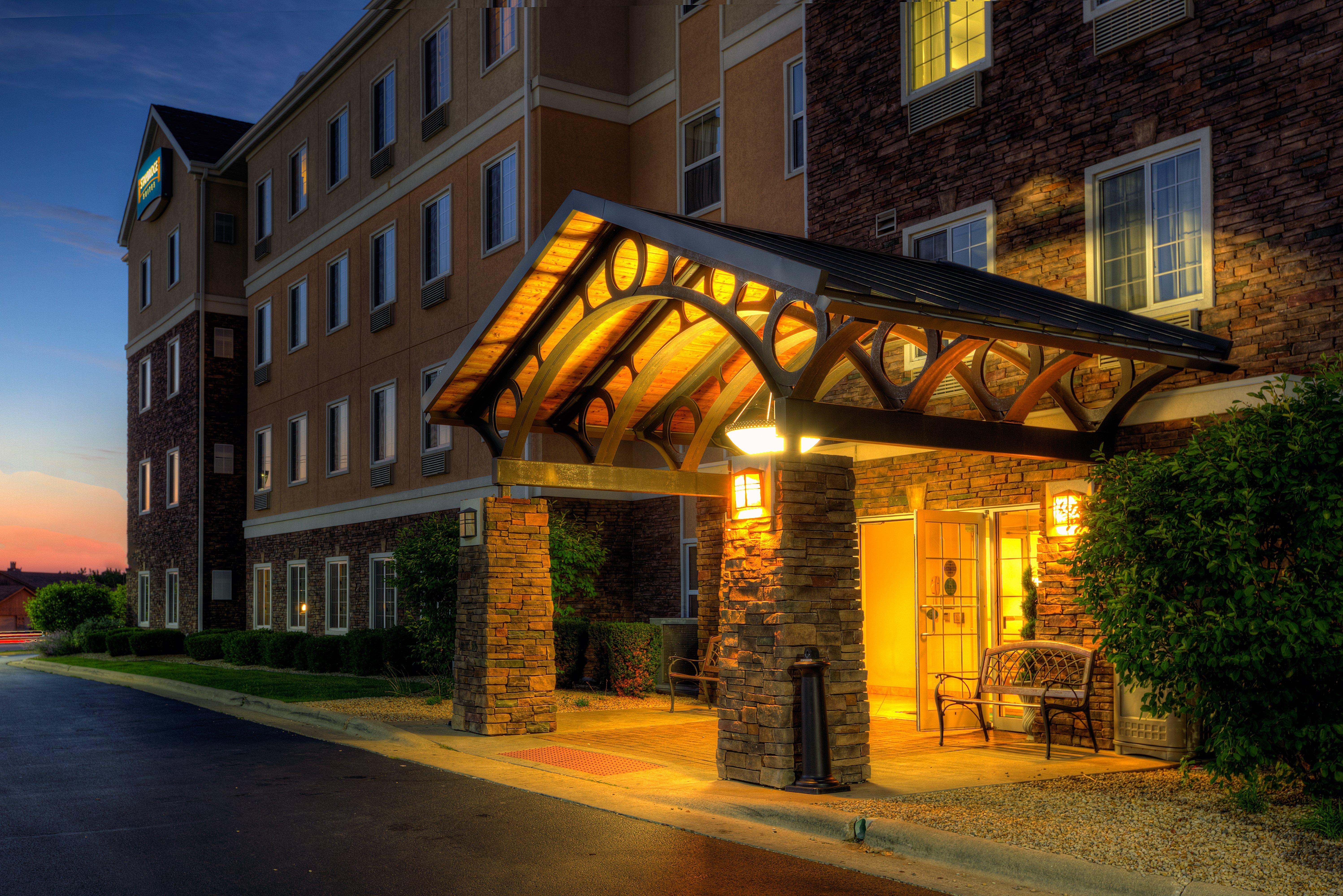 Staybridge Suites Rockford By Ihg Bagian luar foto