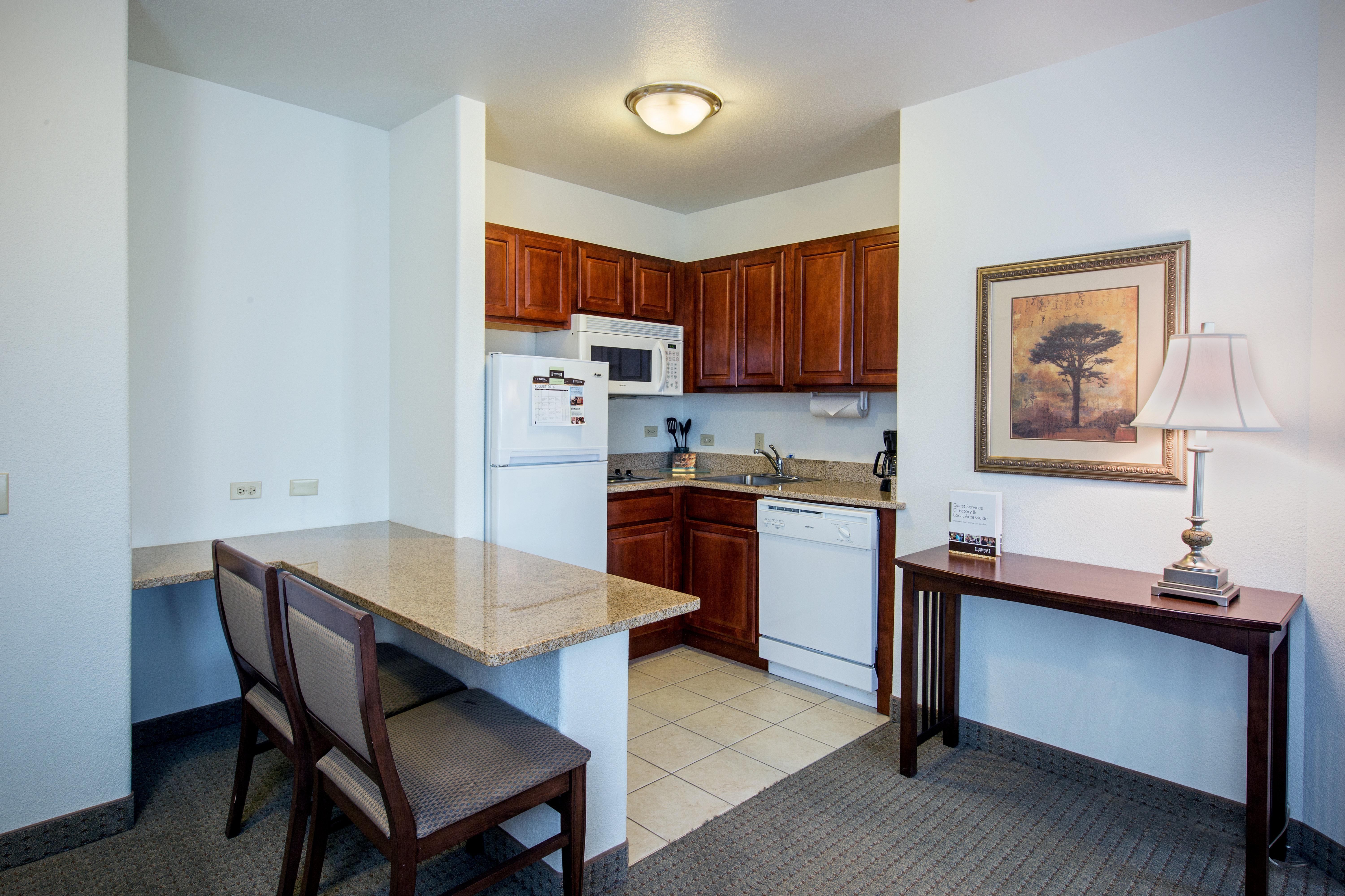 Staybridge Suites Rockford By Ihg Bagian luar foto