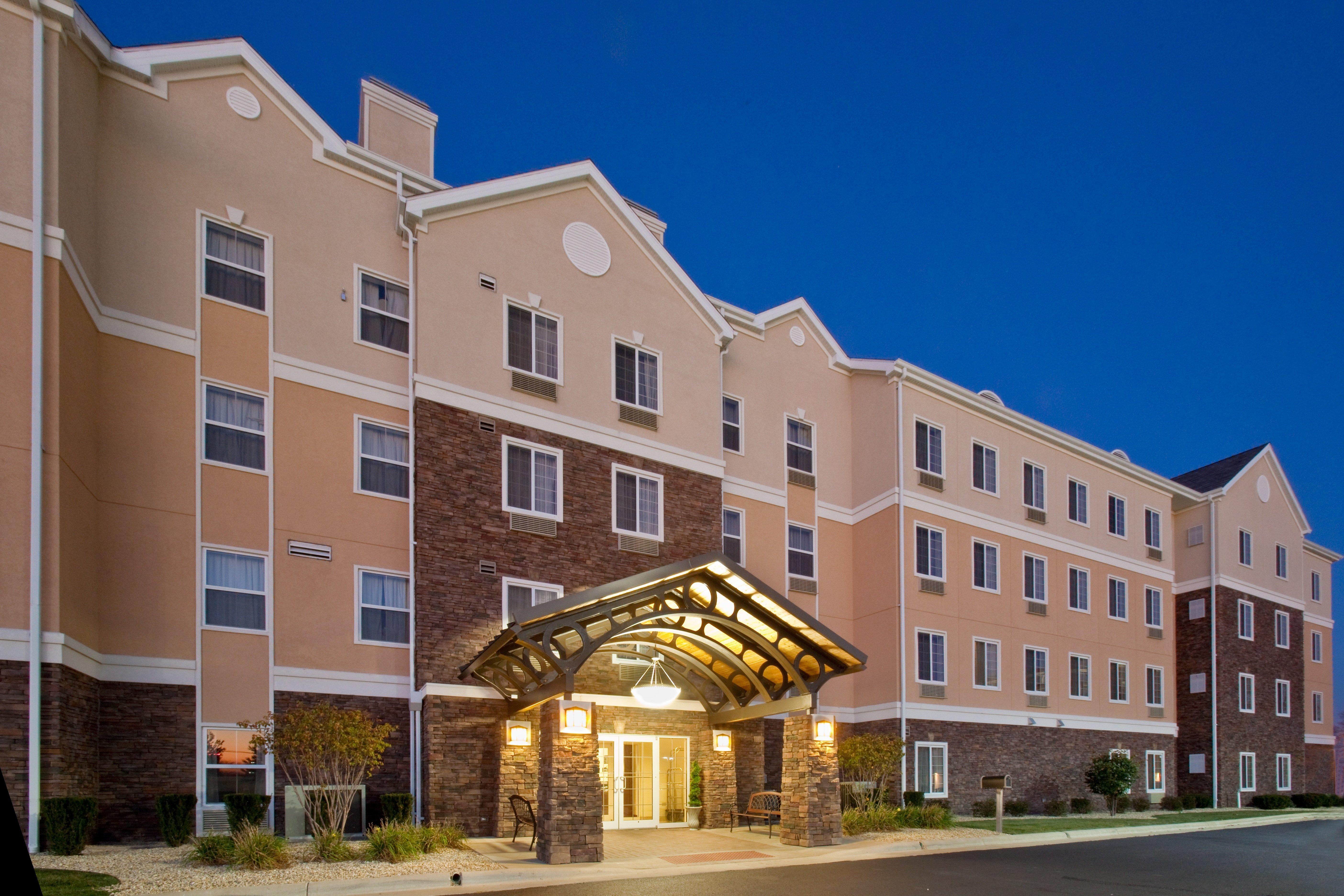Staybridge Suites Rockford By Ihg Bagian luar foto