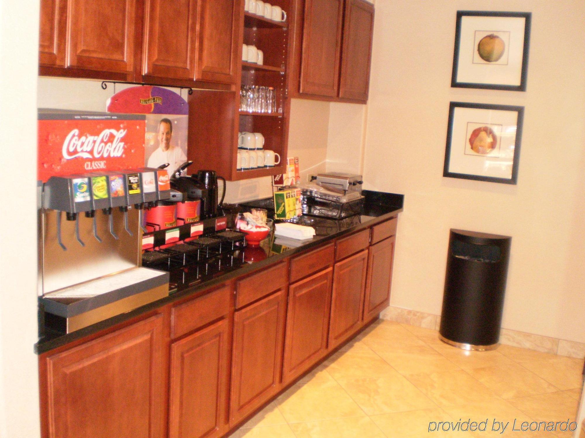 Staybridge Suites Rockford By Ihg Bagian luar foto